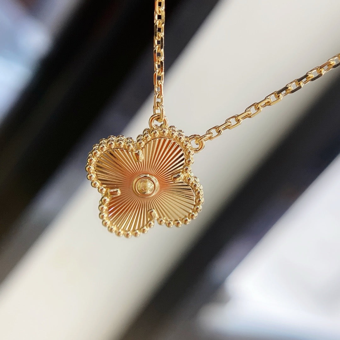 [Marins]CLOVER 15MM LASER NECKLACE