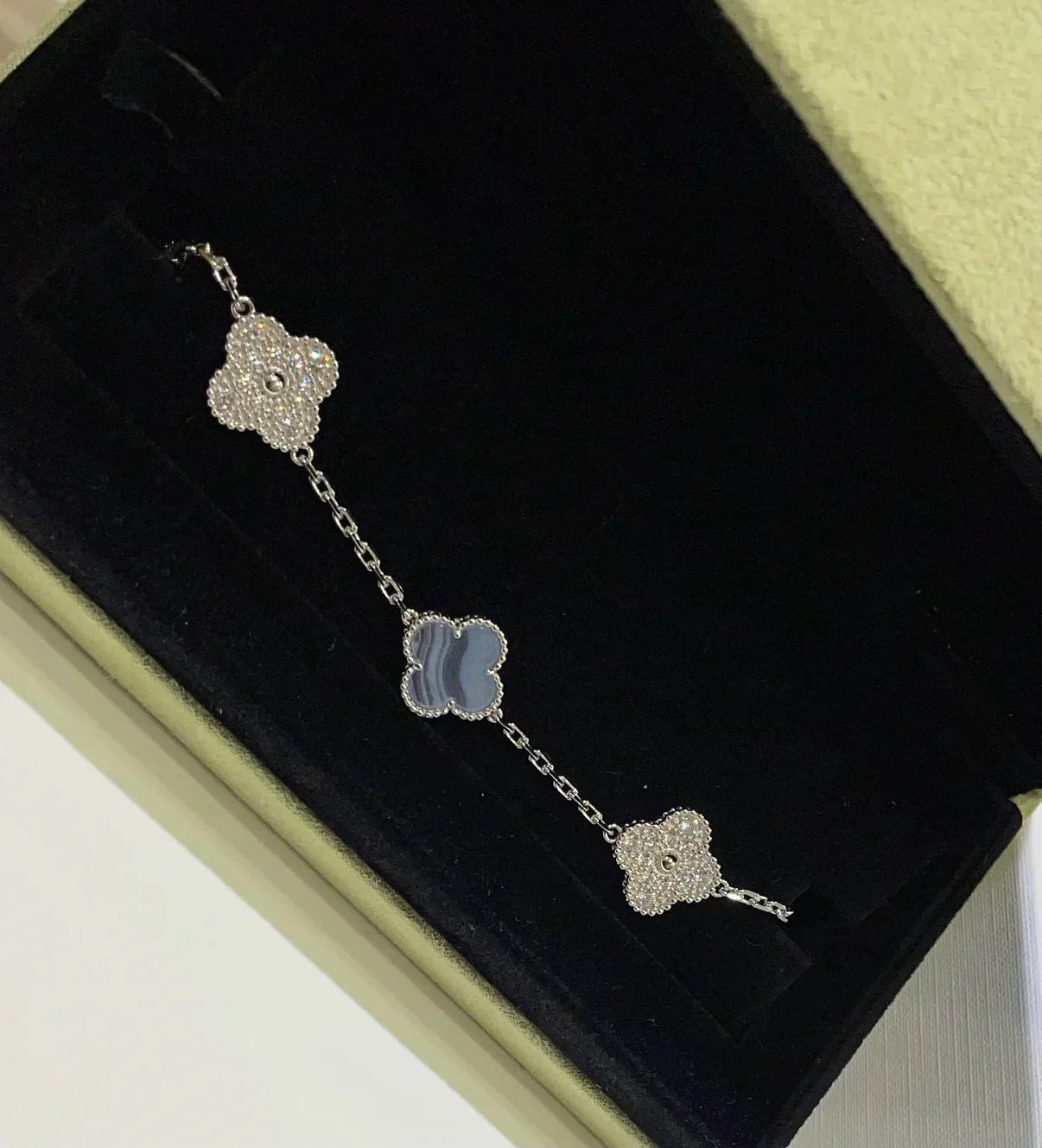 [Marins] CLOVER 5 MOTIF PURPLE CHALCEDONY BRACELET COLLECTION