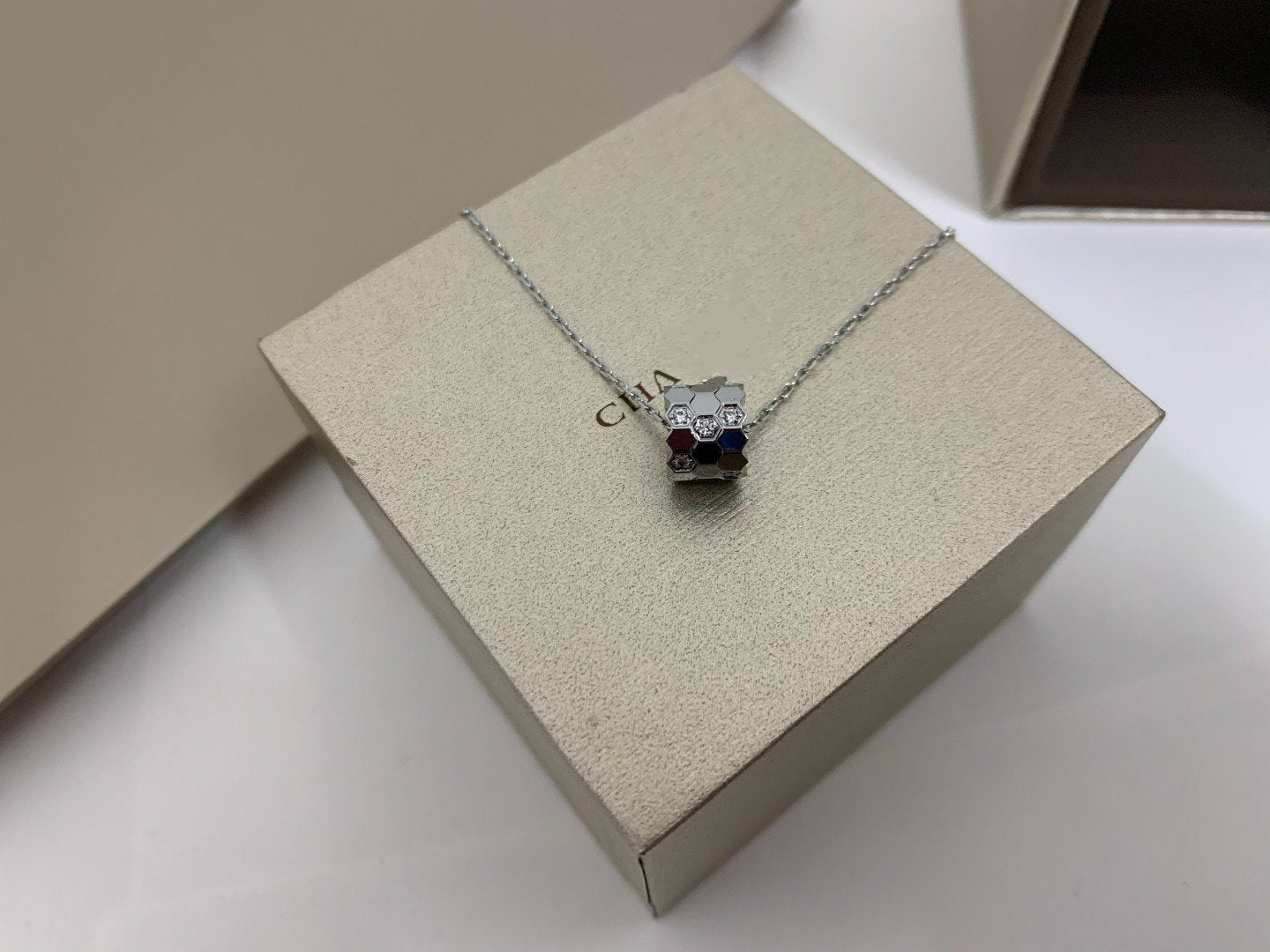 [Marins]BEE LOVE DIAMOND NECKLACE