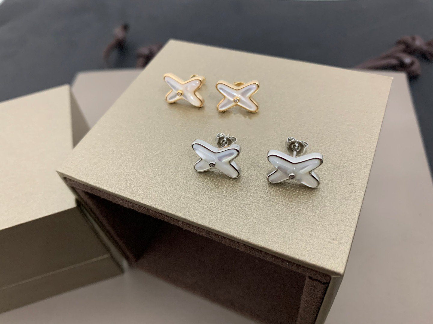 [Marins]JEUX DE WHITE MOP SILVER DIAMOND EARRINGS