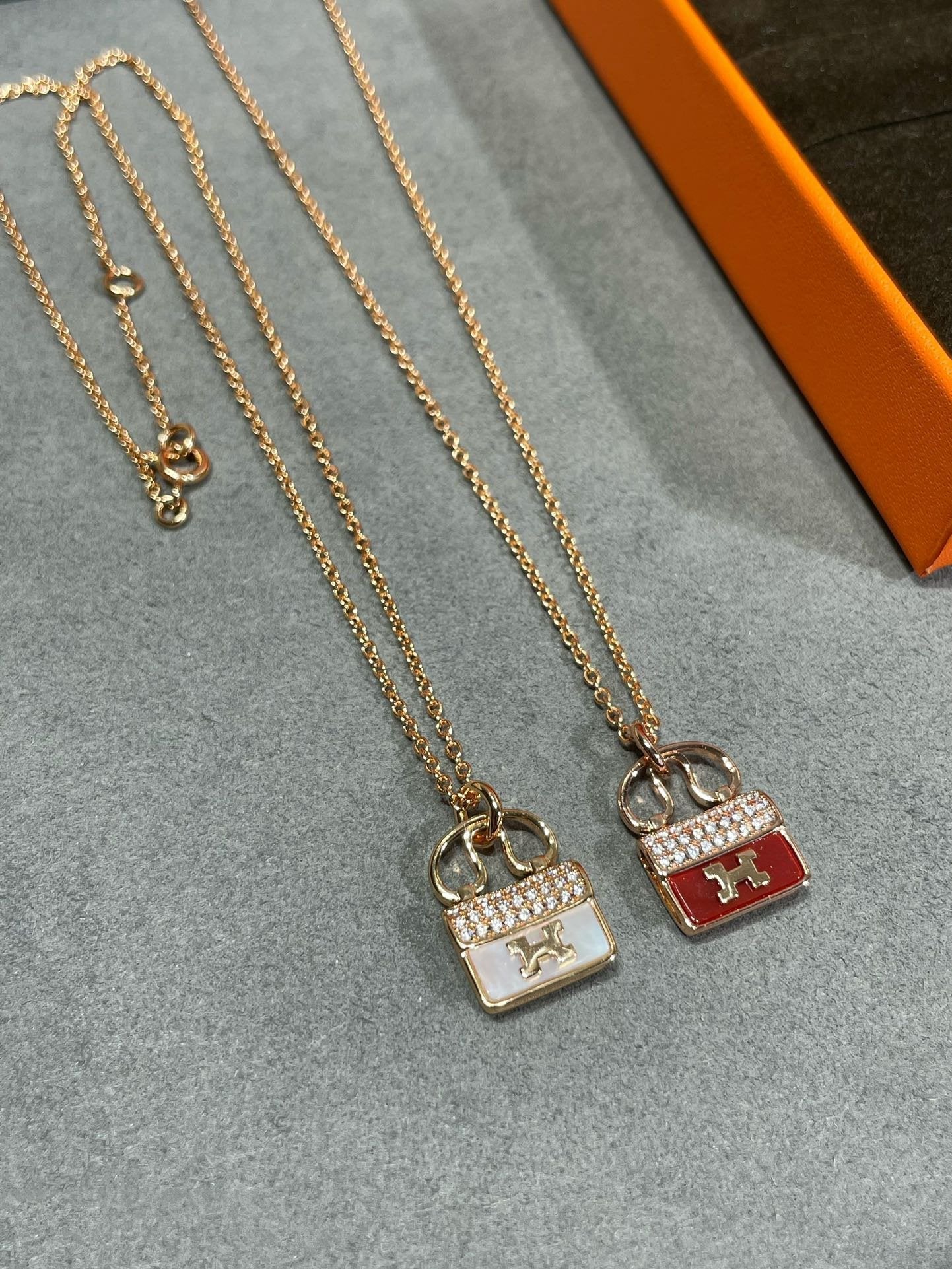[Marins]H CIRCE MOISSANITE PENDANT NECKLACE GOLD
