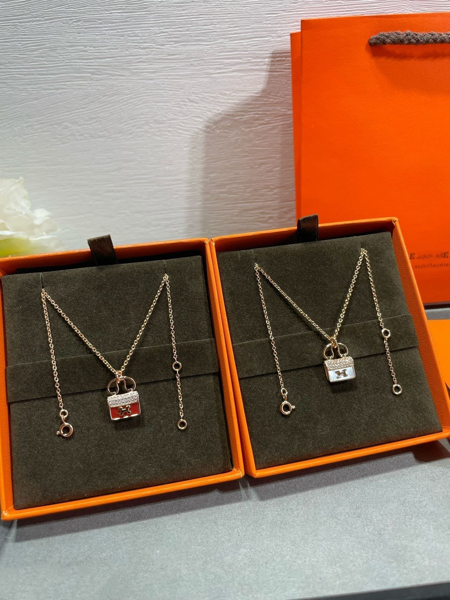 [Marins]H CIRCE MOISSANITE PENDANT NECKLACE GOLD