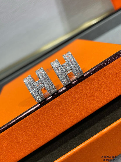 [Marins]H STUD EARRINGS WITH SILVER DIAMONDS
