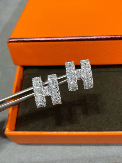 [Marins]H STUD EARRINGS WITH SILVER DIAMONDS
