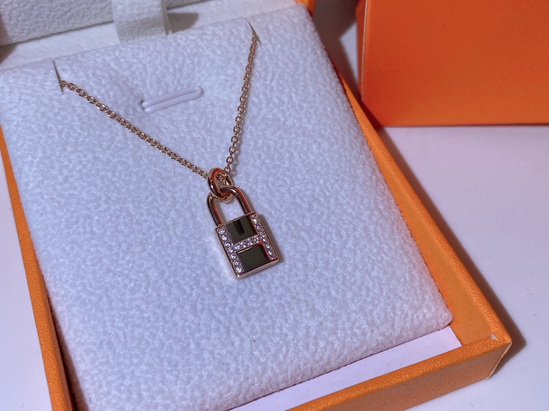 [Marins]HM ADVANCED NICHE LOCK HEAD NECKLACE DIAMONDS
