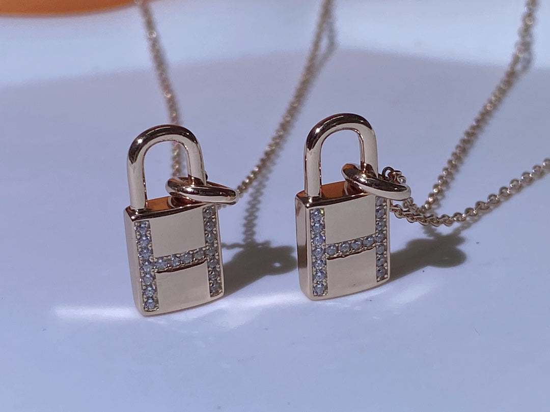 [Marins]HM ADVANCED NICHE LOCK HEAD NECKLACE DIAMONDS