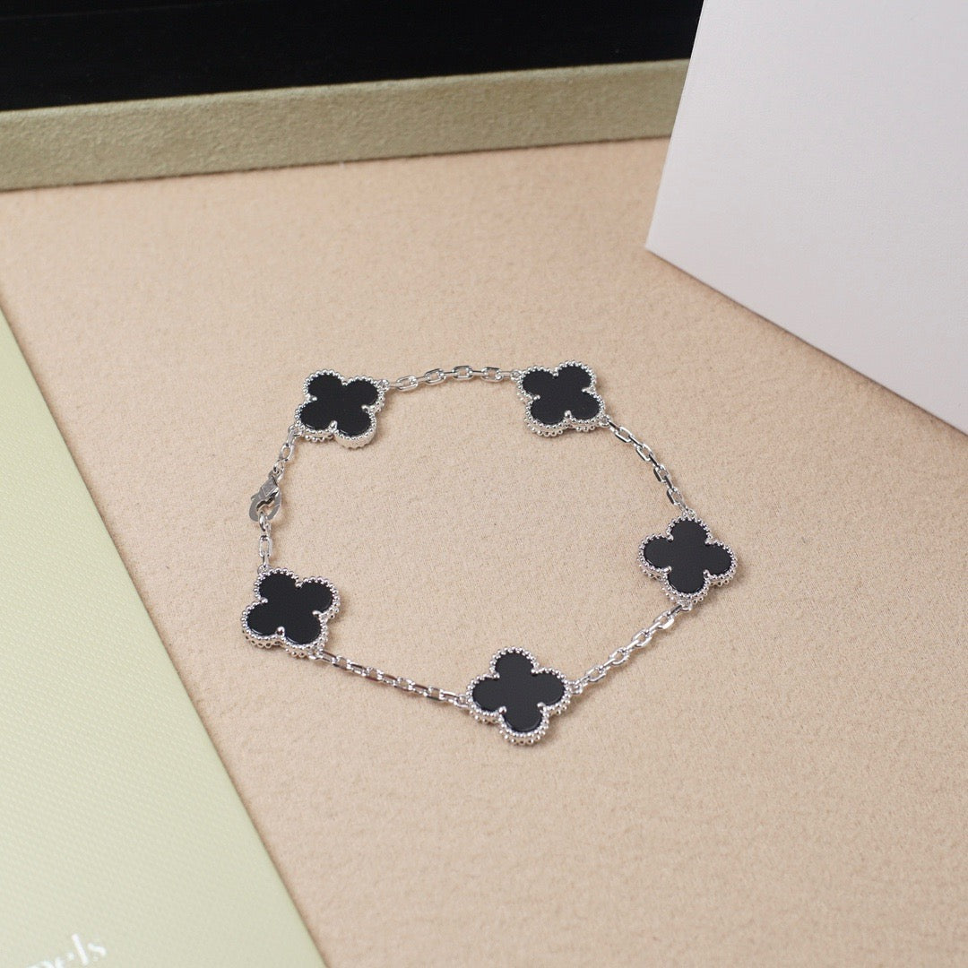 [Marins] CLOVER 5 MOTIF ONYXS BRACELET COLLECTION
