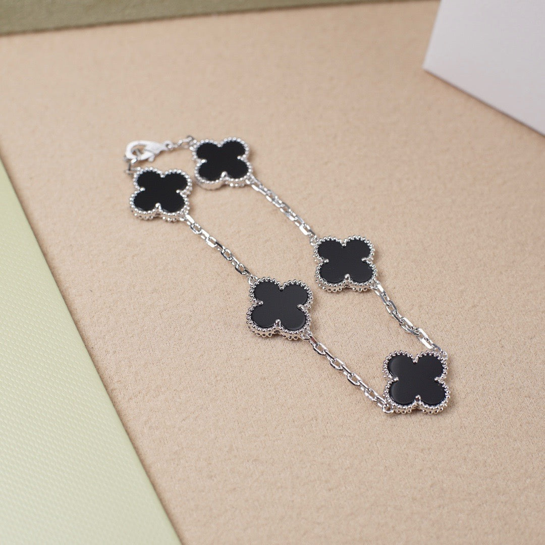 [Marins] CLOVER 5 MOTIF ONYXS BRACELET COLLECTION