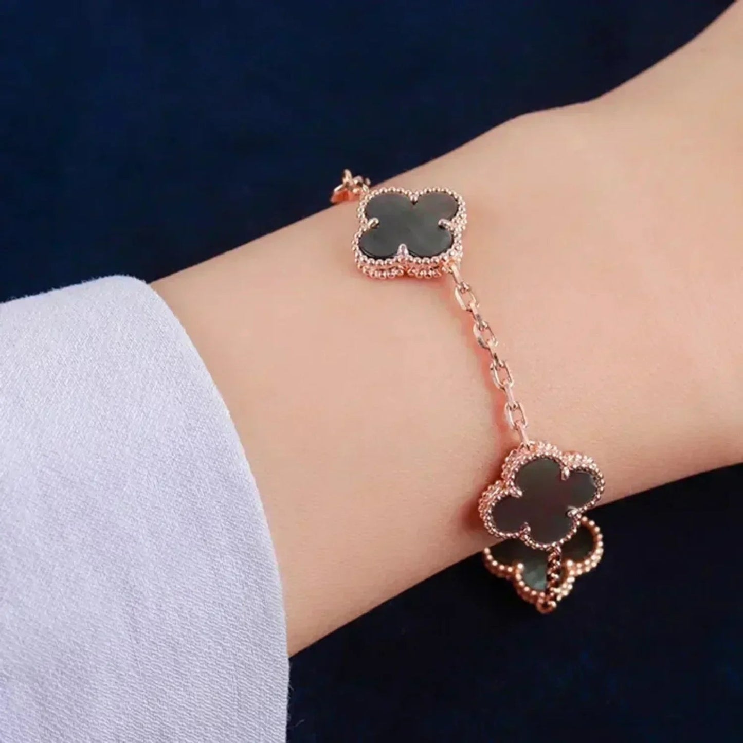[Marins] CLOVER 5 MOTIF GRAY MOP BRACELET COLLECTION