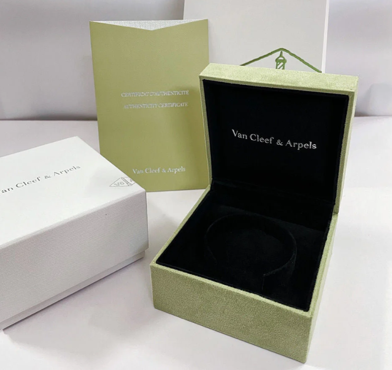 [Marins]CLOVER 15MM LASER NECKLACE AND BOX