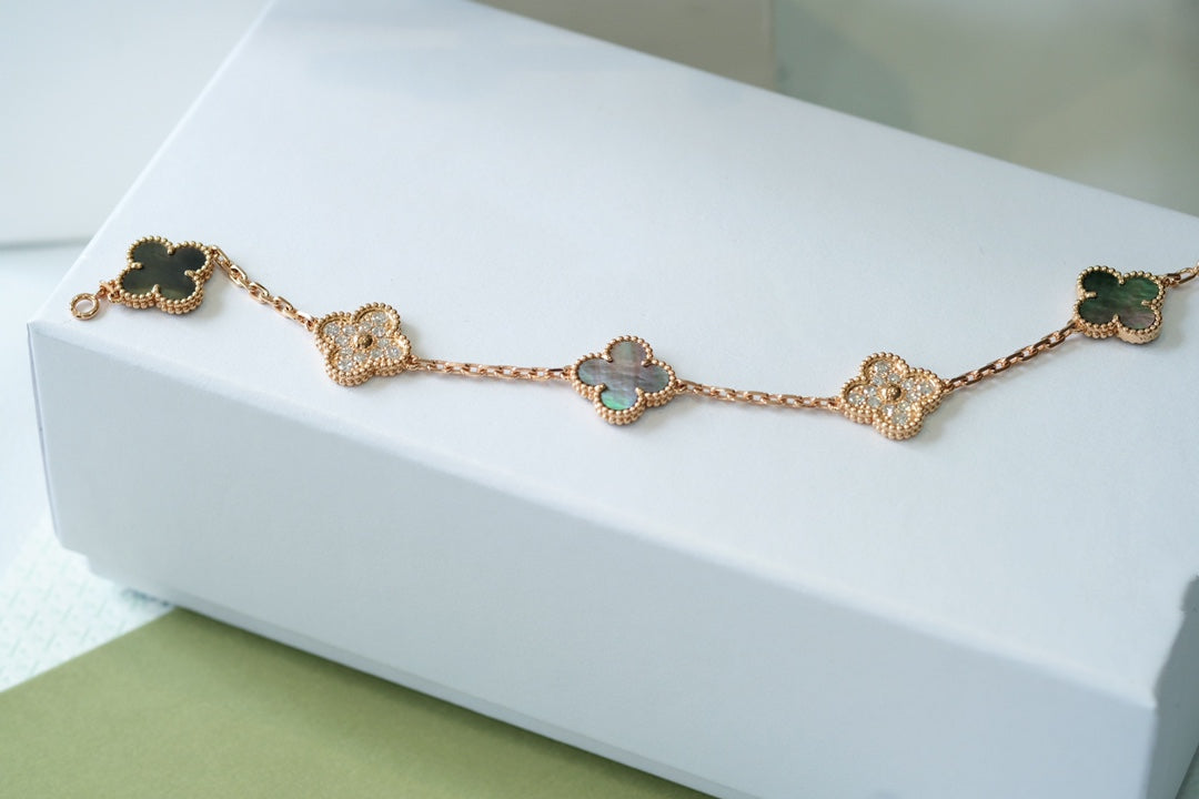 [Marins] CLOVER 5 MOTIF GRAY MOP BRACELET COLLECTION