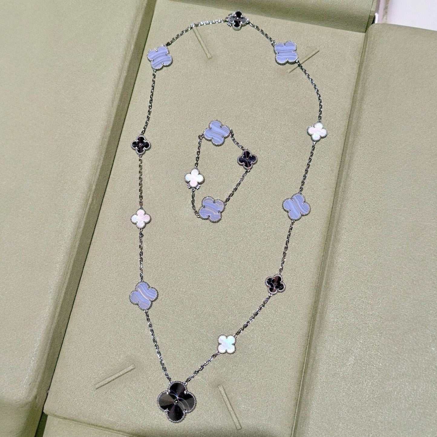 [Marins]DETACHABLE CLOVER 15(11+4) FLOWER SILVER NECKLACE SET