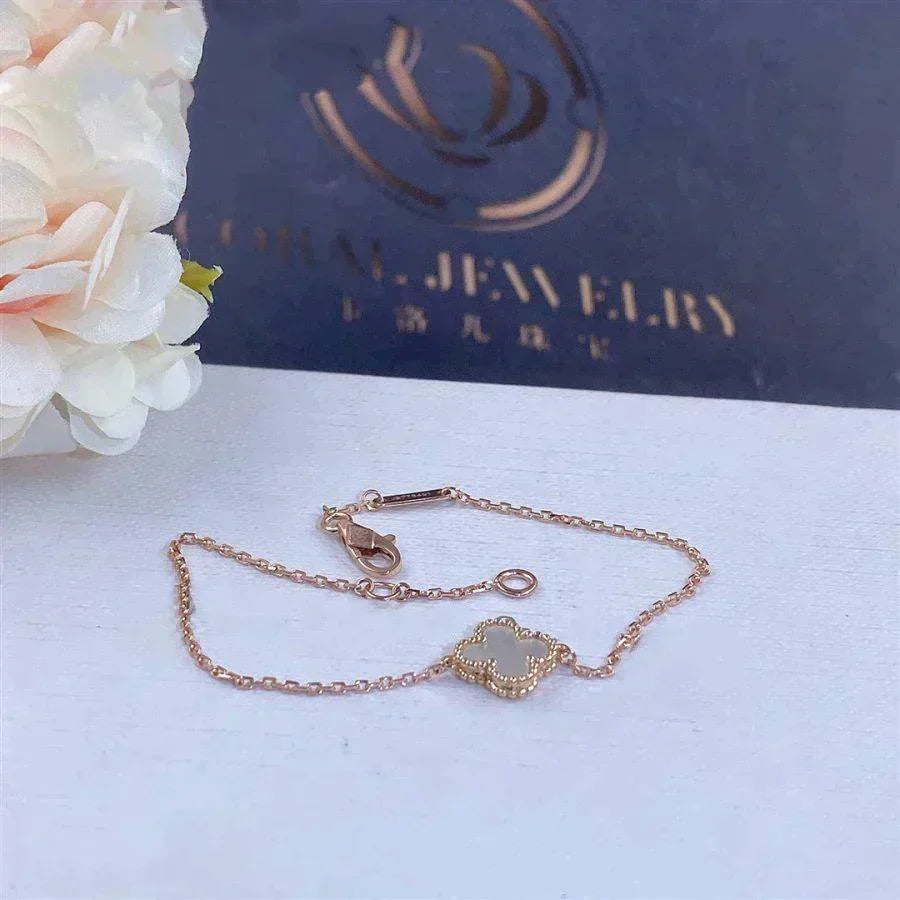 [Marins]CLOVER WHITE MOP SINGLE FLOWER BRACELET