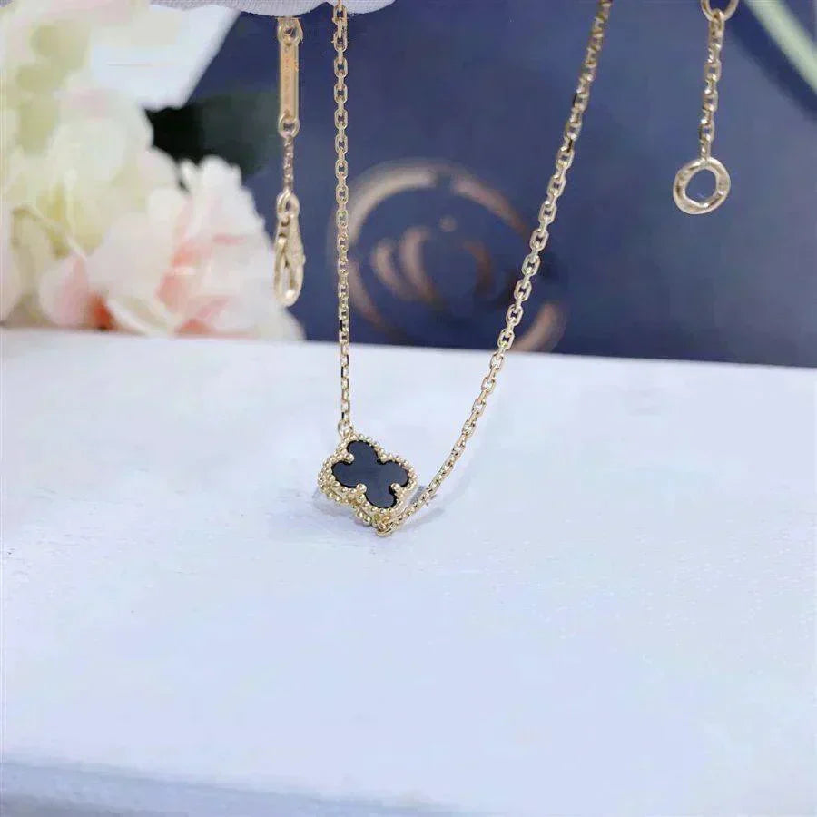 [Marins]CLOVER ONYX SINGLE FLOWER BRACELET