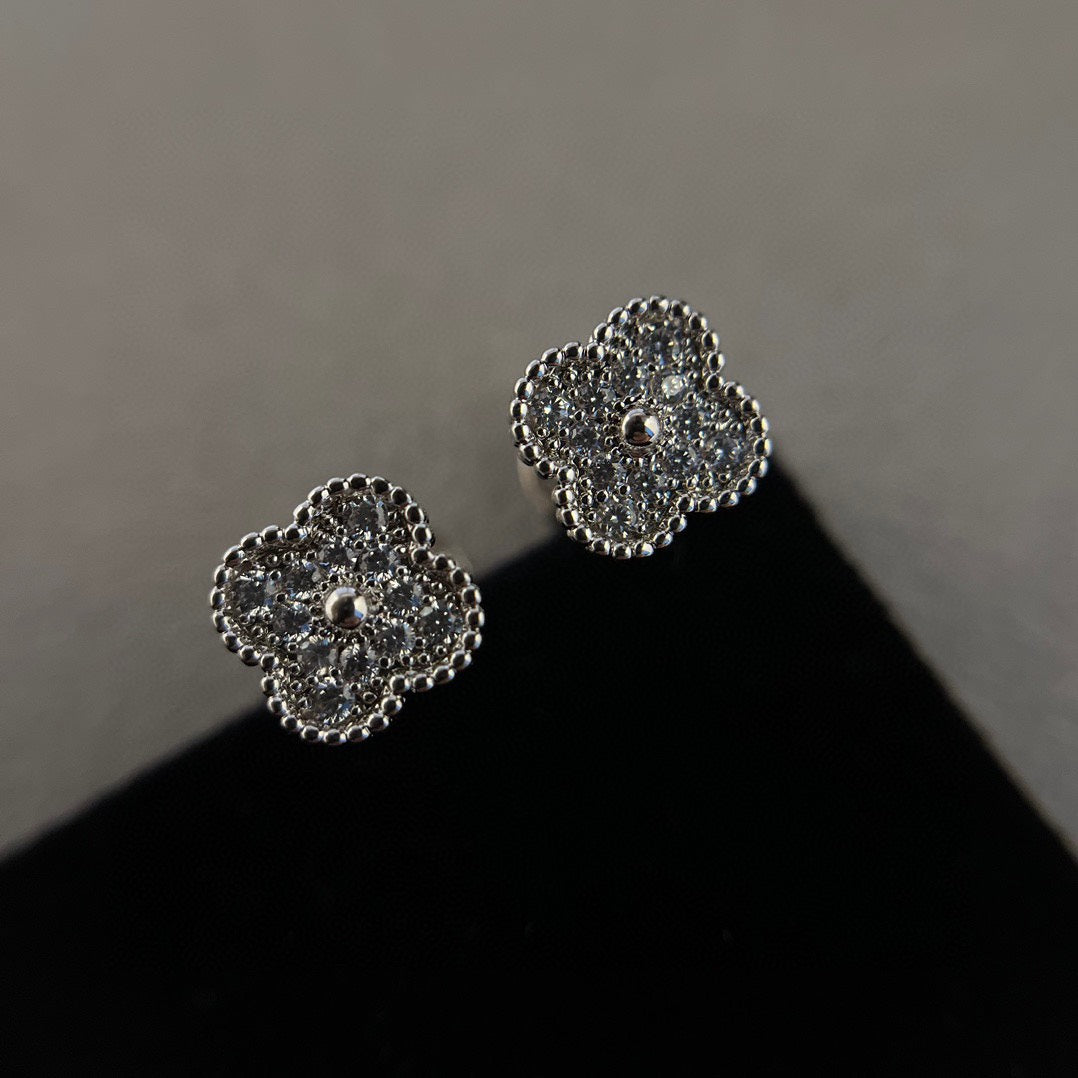 [Marins]CLOVER MINI DIAMOND STUD EARRINGS