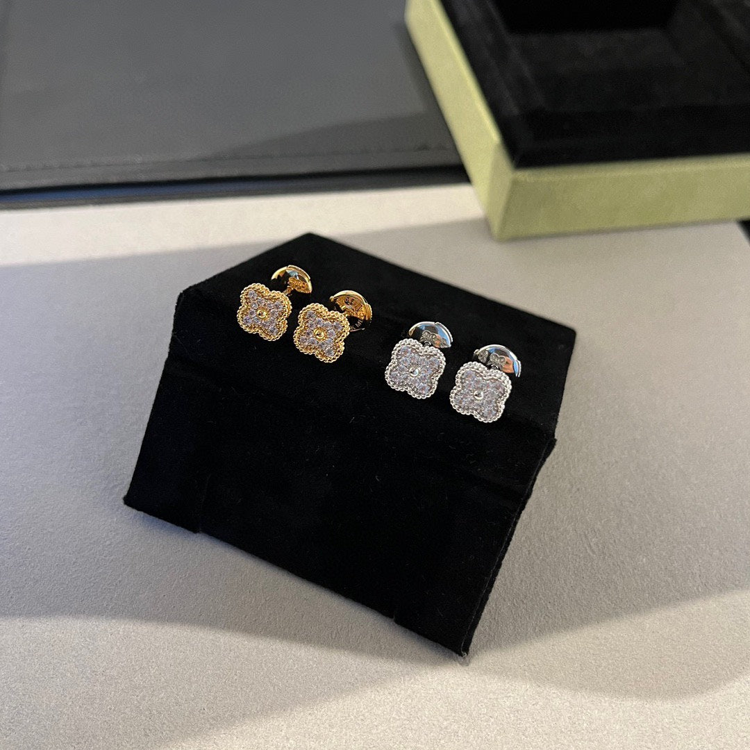[Marins]CLOVER MINI DIAMOND STUD EARRINGS