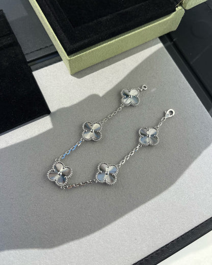 [Marins] CLOVER 5 MOTIF LASER BRACELET COLLECTION